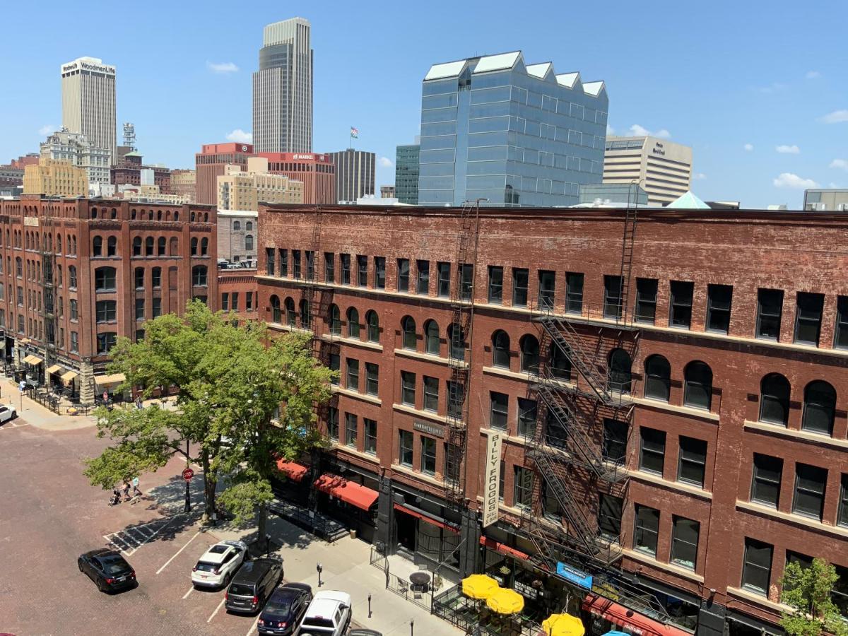 Blackout Themed Residence In The Prime Heart Of Omaha'S Old Market! أوماها المظهر الخارجي الصورة